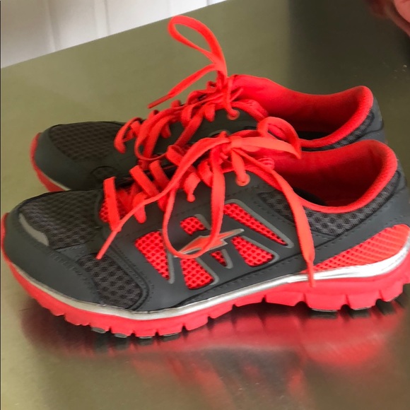 Sneakers - Picture 2 of 4